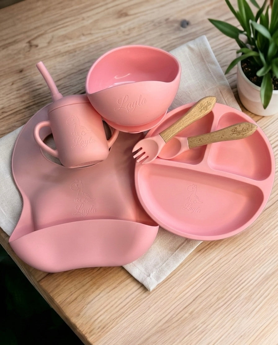 Adiós a los Platos Voladores: Cómo la Silicona Ayuda a tu Bebé a Comer Solo