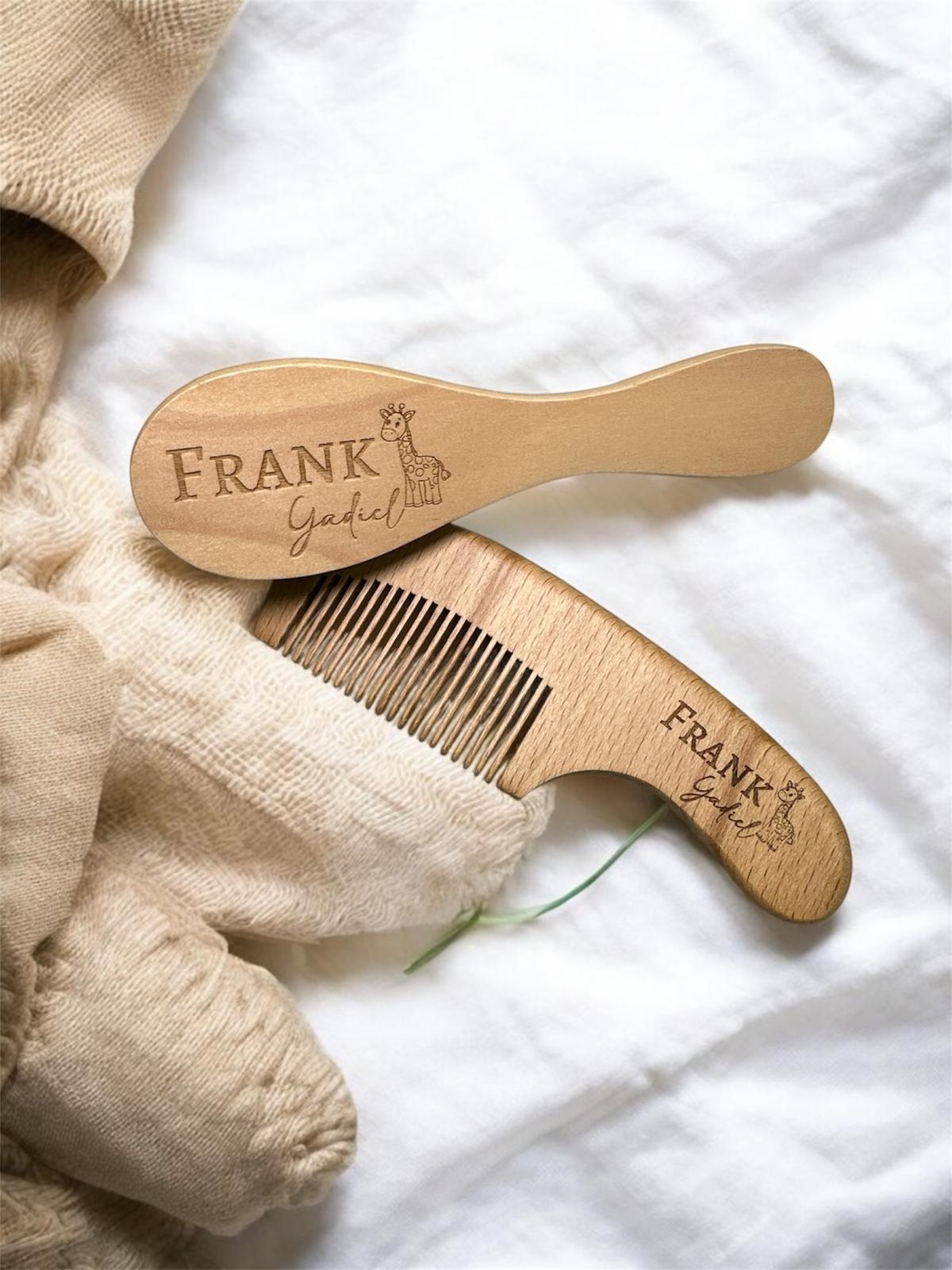 Set de Cepillo y Peinilla Personalizado en Madera